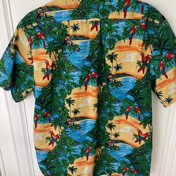 Active button down short sleeve casual tropical Hawaiian parrots palm trees sz M - Picture 9 of 11